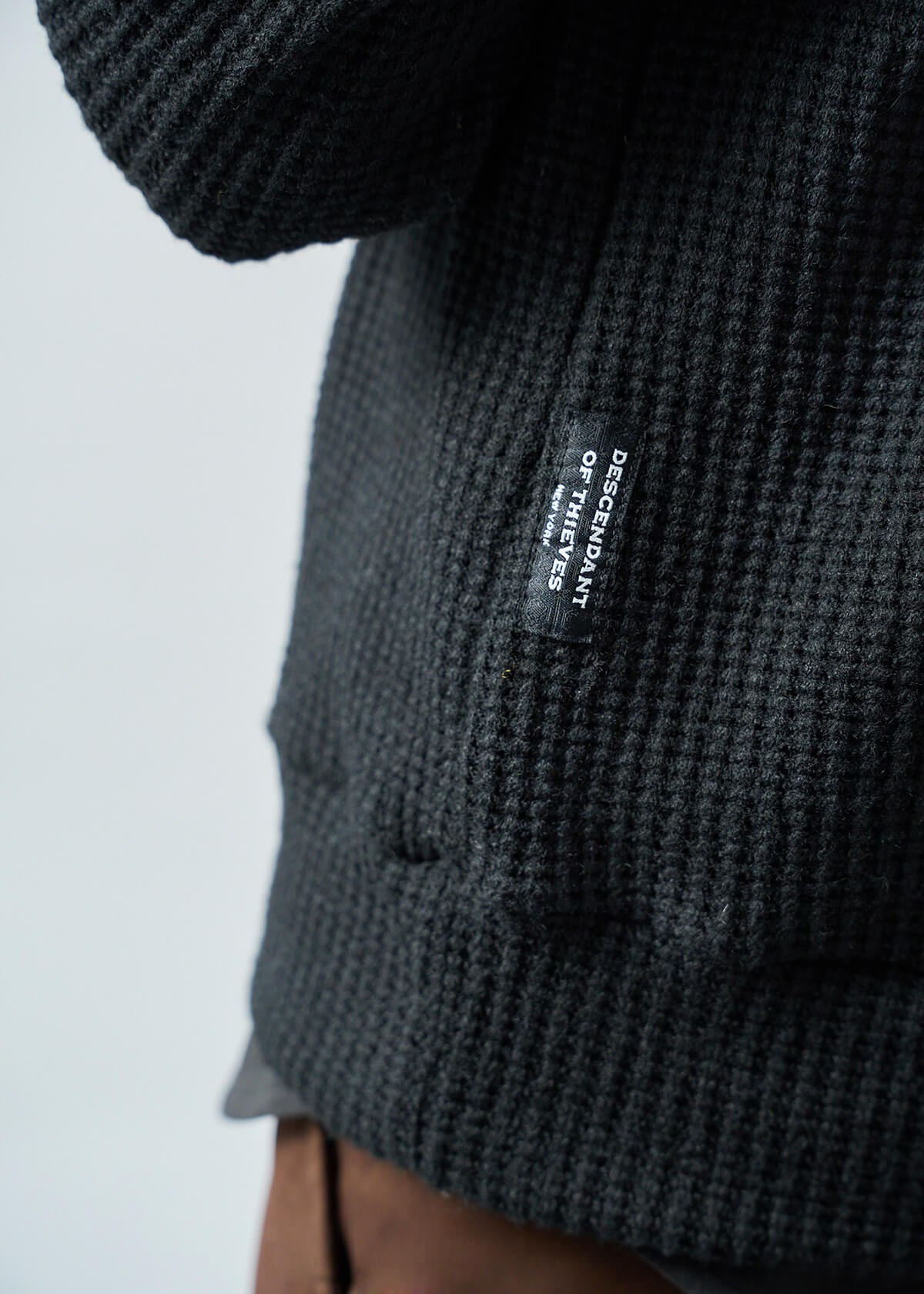Loft-Grid Shawl Black